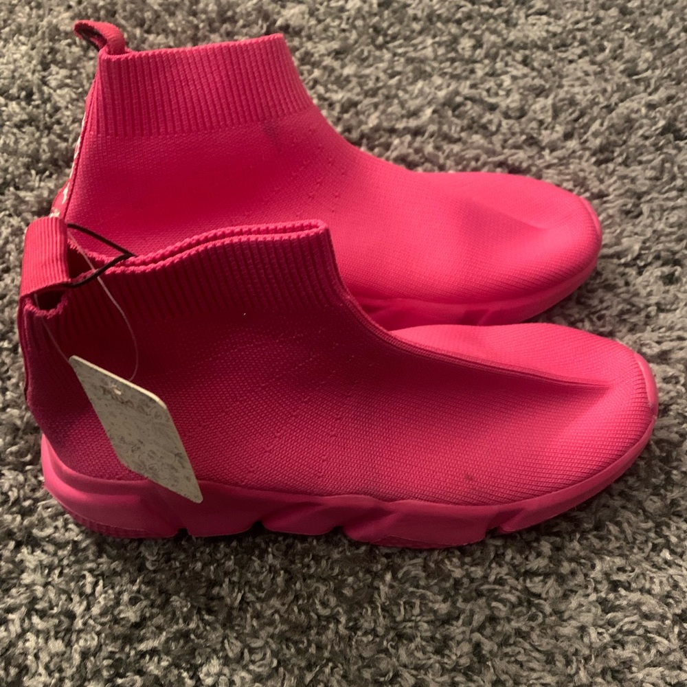 Mudd slip on sneakers